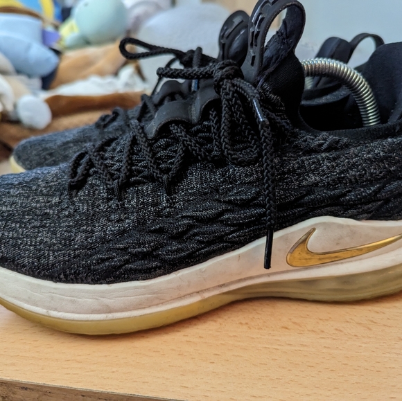 Nike LeBron 15 Low Men's size 8.5 - Picture 2 of 7